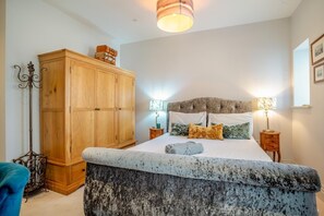 2 bedrooms, travel cot, free WiFi, bed sheets - 2 Bed in Porthcawl (oc-87294) (Porthcawl)