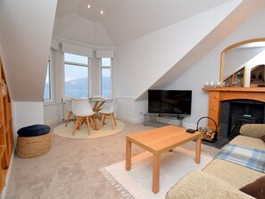Living area - 2 Bed in Helensburgh (oc-87473) (Cove)
