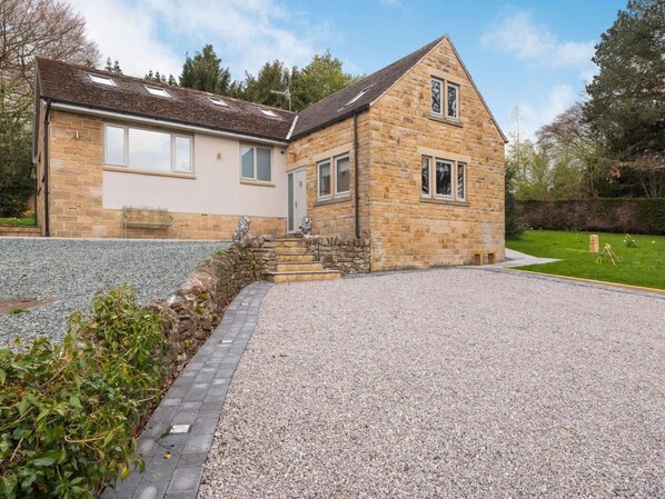 Exterior - 4 Bed in Bakewell (oc-87419) (Bakewell)