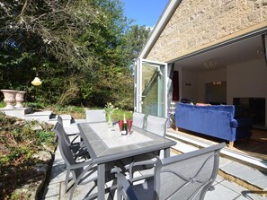 Outdoor dining - 4 Bed in Bakewell (oc-87419) (Bakewell)