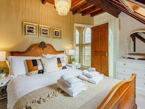 4 Schlafzimmer, Bügeleisen/Bügelbrett, kostenloses WLAN, Bettwäsche