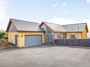 Exterior - 4 Bed in Aberdovey (oc-87586) (Aberdovey)