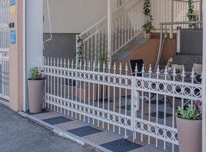 Outdoor dining - One Bedroom Apartment with Terrace (Vukovar)