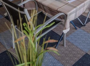 Dining - One Bedroom Apartment with Terrace (Vukovar)