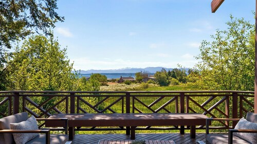 The Grove at Mutiny Bay by Avantstay Walk to Beach Shared Pool + Pickleball Court + Water Views