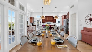 House (4 Bedrooms) | Interior - Sunset Slip by Avantstay Private Pool + Dock + Bay Views Walk to Beach + Times Square (Fort Myers Beach)