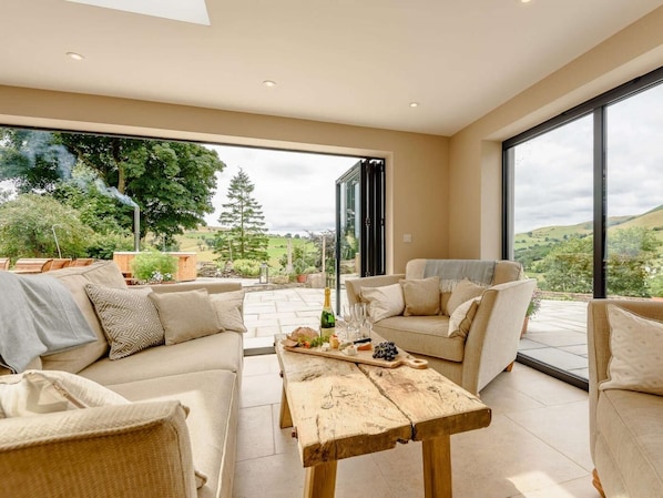 Interior - 4 Bed in Oswestry (oc-87477) (Llansilin)