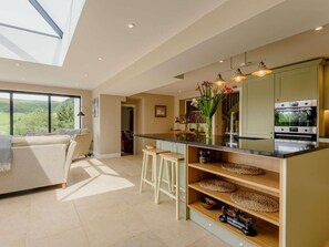 Interior - 4 Bed in Oswestry (oc-87477) (Llansilin)