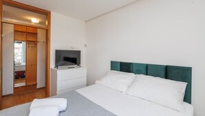 Internet, bed sheets - Studio Apartment with Terrace (Malinska)