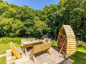 Outdoor dining - 2 Bed in Holsworthy (oc-87765) (Whitstone)