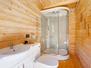 Towels - 2 Bed in Holsworthy (oc-87765) (Whitstone)