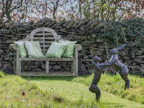 Property grounds - 1 Bed in Stockport (oc-87592) (Mellor)