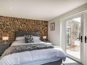 Room - 5 Bed in Norwich (oc-87444) (Southrepps)
