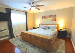 1 bedroom, desk, iron/ironing board, free WiFi - Quiet PB Retreat w/ Cal KING Bed, AC & Parking (San Diego)