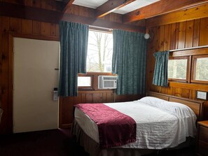 Unclassified image, 5 of 8, button - Cozy 1-bedroom hotel room, Hamilton - #304 Mohawk (Hamilton)