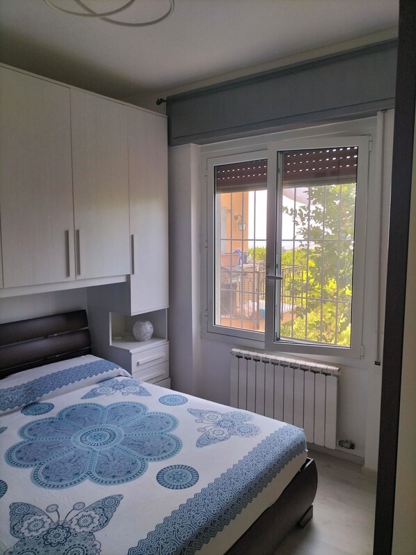 1 chambre, fer et planche à repasser, accès Internet, draps fournis