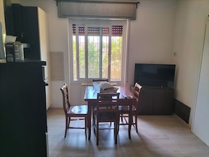 Dining - Comfort and Relaxation (Pompeiana)