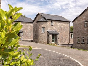 Exterior - 2 Bed in Saltash (oc-87701) (Saint Mellion)