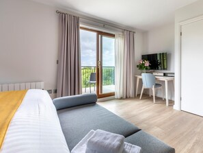 Room - 2 Bed in Saltash (oc-87701) (Saint Mellion)