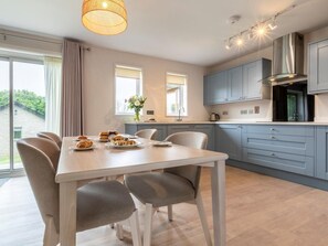 Dining - 2 Bed in Saltash (oc-87704) (Saint Mellion)