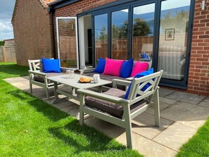 Outdoor dining - 3 Bed in King's Lynn (oc-88225) (Burnham Market)