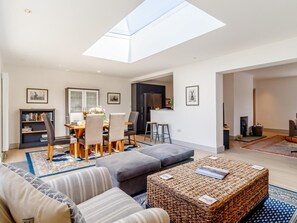 Living area - 3 Bed in King's Lynn (oc-88225) (Burnham Market)