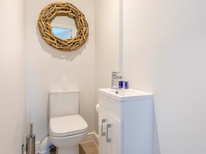 Bathroom - 2 Bed in Saltash (oc-87706) (Saint Mellion)