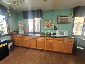 Interior - Relaxinnn & suites (Adair)