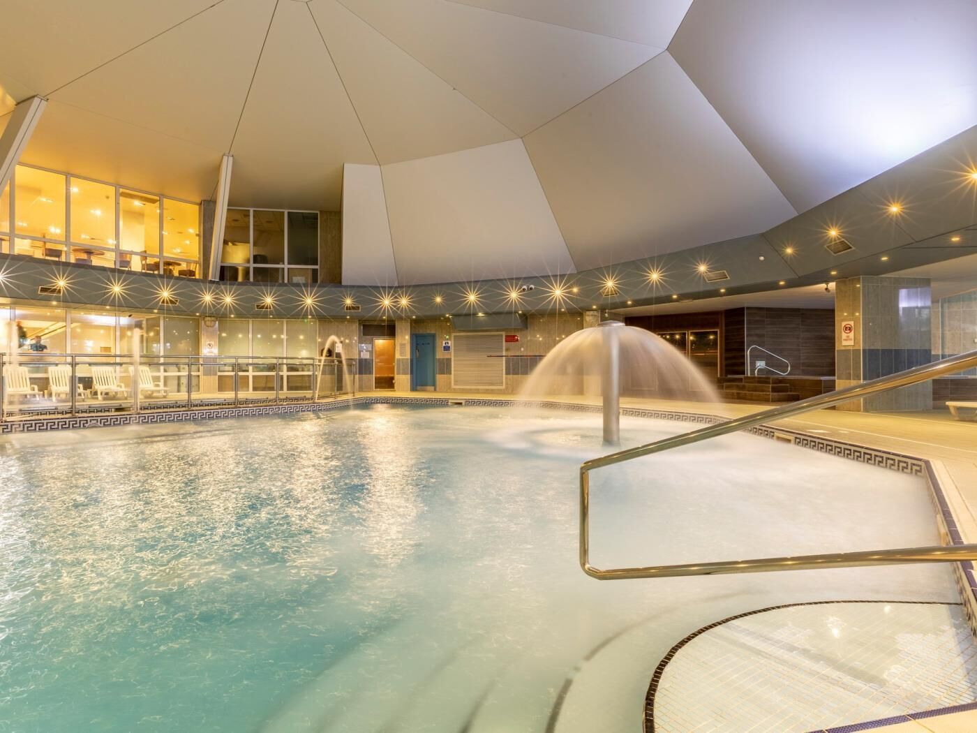 Piscine intérieure