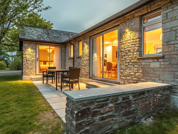 Outdoor dining - 2 Bed in Saltash (oc-87713) (Saint Mellion)
