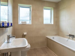 Bathroom - 2 Bed in Saltash (oc-87705) (Saint Mellion)
