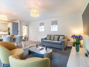 Living area - 2 Bed in Saltash (oc-87705) (Saint Mellion)