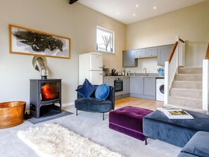 Living area - 2 Bed in Blandford Forum (oc-88265) (Okeford Fitzpaine)