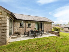 Outdoor dining - 2 Bed in Saltash (oc-87714) (Saint Mellion)