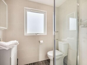 Bathroom - 2 Bed in Norwich (oc-87876) (Walcott)