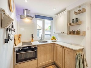 Oven, cookware/dishes/utensils - 2 Bed in Morpeth (oc-87902) (Rothbury)