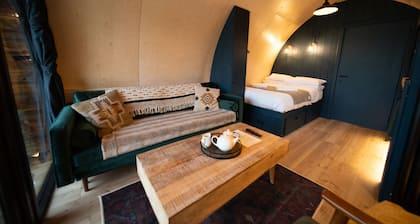 Luxury Rural Cabin with Wood Fired Hot Tub