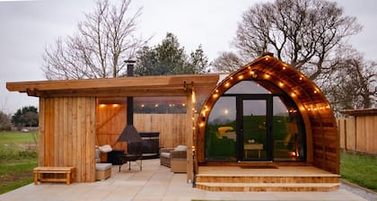 Luxury Rural Cabin with Wood Fired Hot Tub