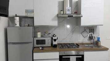 Doppia Junior | Cucina privata | Microonde, forno, piano cottura, pentole/stoviglie/utensili