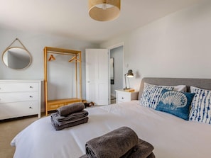 3 Schlafzimmer, Reisekinderbett, kostenloses WLAN, Bettwäsche