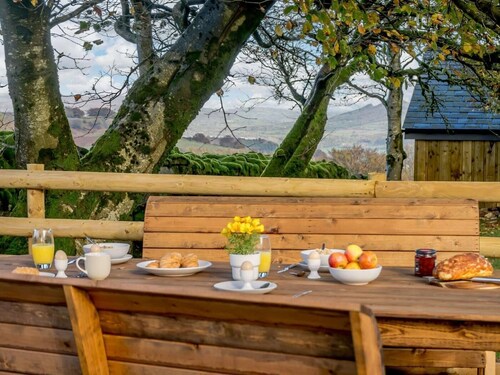 4 Bed in Abergavenny (oc-88014)