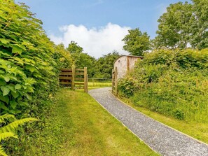 Property grounds - 1 Bed in Kilgetty (oc-88421) (Jeffreyston)