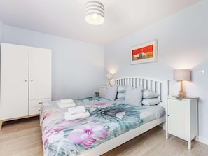 Free WiFi, bed sheets - 2 Bed in Rye- (oc-88709) (Camber)