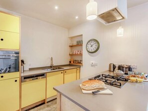 Private kitchen - 4 Bed in Bideford (oc-88876) (Appledore)