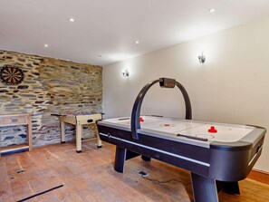 Games room - 3 Bed in Launceston (oc-88858) (Saint Giles on the Heath)