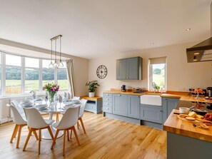 Dining - 4 Bed in Ashbourne (oc-88935) (Alsop en le Dale)