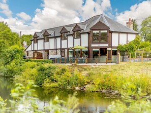 Exterior - 4 Bed in Oswestry (oc-88850) (Morda)