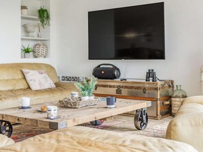 Living area - 3 Bed in Blyth (oc-87734) (Blyth)