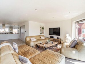 TV - 3 Bed in Blyth (oc-87734) (Blyth)