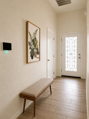 Interior - Modern Family Home, Pool, Montessori Playroom & Expresso bar in El Paso (El Paso)
